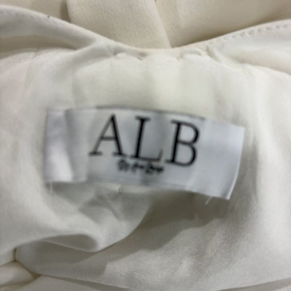 anne louise boutique Bow Mini Dress in White - Picture 3 of 3